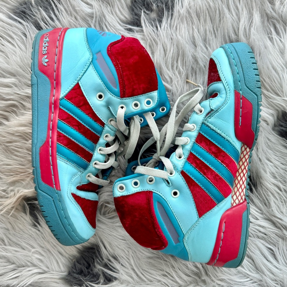 Vintage adidas sneakers